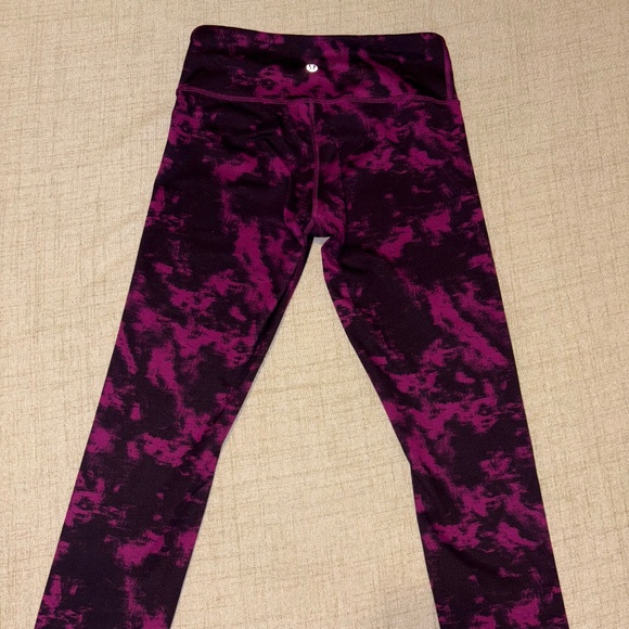 Lululemon | Women's Wunder Under Crop II | Size 4 - Picture 1 of 5